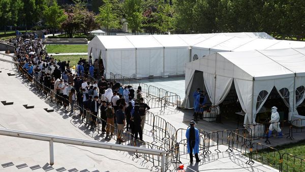 Jutaan Warga Beijing Mulai Lakukan Tes Covid-19 Massal