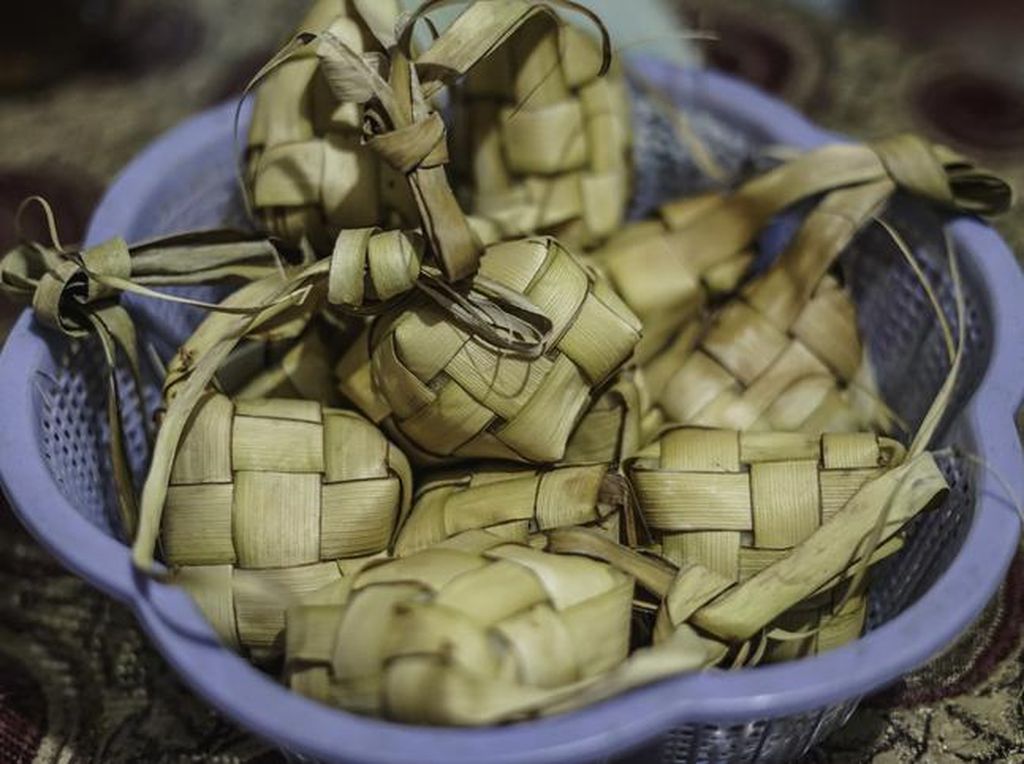 5 Fakta Menarik Ketupat, Diperkenalkan Sunan Kalijaga pada Abad 15 5 Fakta Menarik Ketupat, Diperkenalkan Sunan Kalijaga pada Abad 15