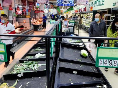 Ludes! Warga Beijing Panic Buying Serbu Supermarket, Khawatir Lockdown