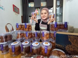 Iseng Bikin Kukis, Perempuan Asal Ponorogo Ini Kebanjiran Order Jelang Lebaran Iseng Bikin Kukis, Perempuan Asal Ponorogo Ini Kebanjiran Order Jelang Lebaran