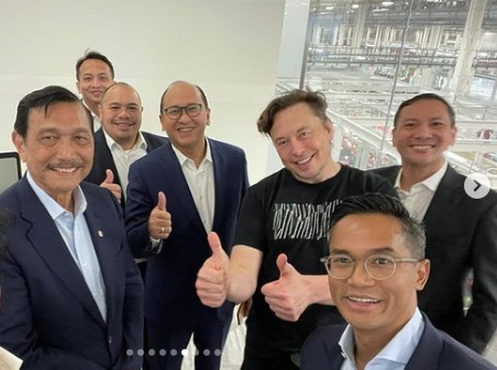 Gaya Santai Elon Musk dan Para Bos Teknologi Pakai T Shirt Gaya Santai Elon Musk dan Para Bos Teknologi Pakai T Shirt