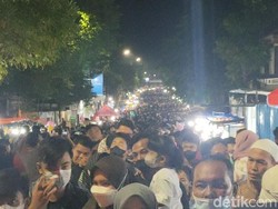 Malam Selawe di Gresik Kembali Digelar Setelah Vakum 2 Tahun Gegara Pandemi