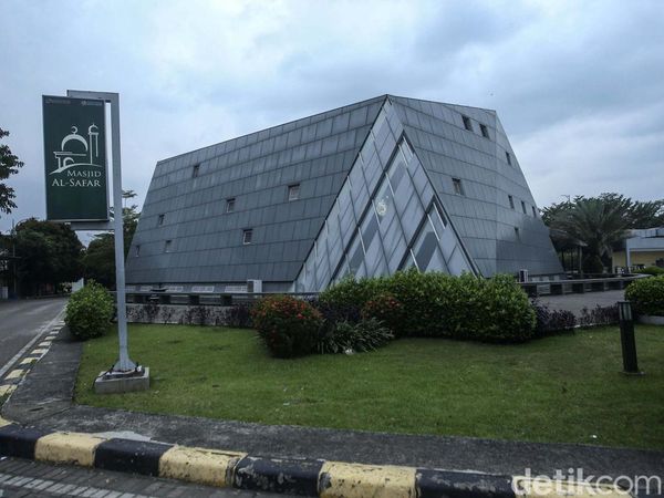 Masjid Al Safar di Rest Area Ini Diarsiteki Ridwan Kamil