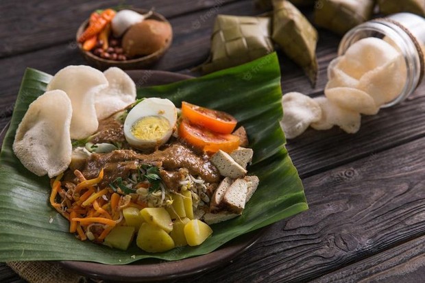 Menu lebaran pendamping ketupat/Freepik/Odua Menu lebaran pendamping ketupat/Freepik/Odua