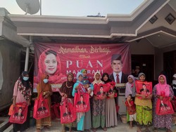 Puan Maharani Bagikan 10.000 Paket Beras di Lamongan & Gresik