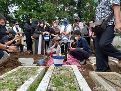 Ibunda Eross Sheila On 7 Dimakamkan di Jogja Siang Ini