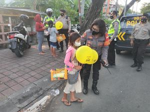 Buntut Pelecehan Turis, Begini Momen Penertiban Gepeng di Kuta Buntut Pelecehan Turis, Begini Momen Penertiban Gepeng di Kuta