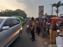 Ada Perbaikan Jembatan, Jalan Raya Galis Bangkalan Macet