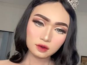 7 Foto Tiktokers Popo Barbie yang Kontroversial Nyamar Masuk Toilet Wanita