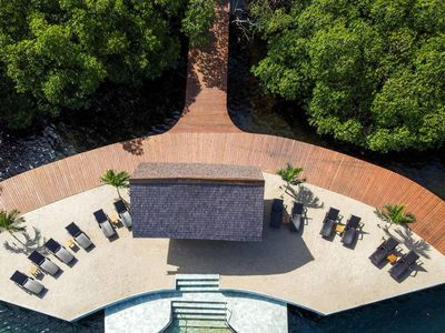 Indah Banget! Potret Resor dengan Pantai Buatan Bernama Kupu-Kupu