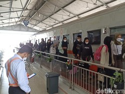 Gelombang Pemudik Mulai Tampak di Stasiun Tulungagung