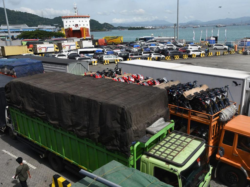 Angkutan Logistik Ramai Lagi, ASDP Raup Laba Rp 380 Miliar