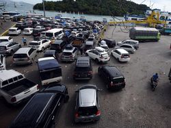 Suasana Arus Mudik di Pelabuhan Merak Makin Ramai