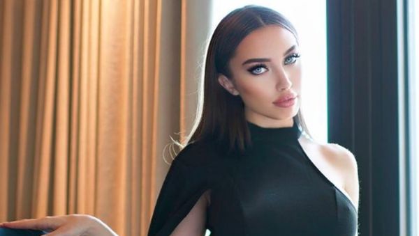 Foto: Model Kontroversi Dulunya Pemimpin Sekte Sesat, Kini Jual Konten Seksi