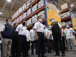 Datangi Pasar Kramat Jati, Anies: Pangan di Jakarta Aman H-5 Idul Fitri