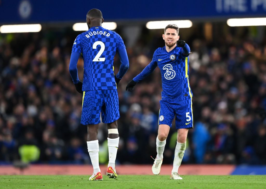 LONDON, ENGLAND - NOVEMBER 28: Jorginho of Chelsea celebrates with Antonio Ruediger after scoring their side's first goal from the penalty spot during the Premier League match between Chelsea and Manchester United at Stamford Bridge on November 28, 2021 in London, England. (Photo by Shaun Botterill/Getty Images )