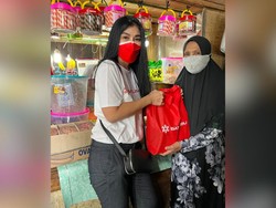 Platform Pinjol Batumbu Bagi 400 Paket Sembako untuk UMKM-Panti Sosial