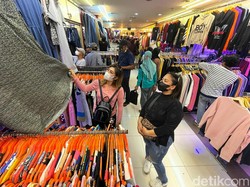 Mengintip Pasar Senen, Pusat Thrift Store Paling Diburu Anak Gaul Jakarta