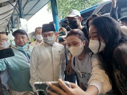 Cak Imin ke Pool DAMRI, Ditanya Pemudik soal Nyapres hingga LDR-an