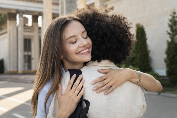 Ciri-ciri Mommy Issues adalah seseorang menjadi penyayang/ foto: Freepik.com/ freepik Ciri-ciri Mommy Issues adalah seseorang menjadi penyayang