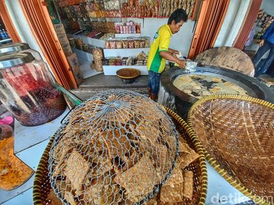 Curhat Pedagang Oleh-oleh di Cileunyi yang Masih Sepi Pembeli
