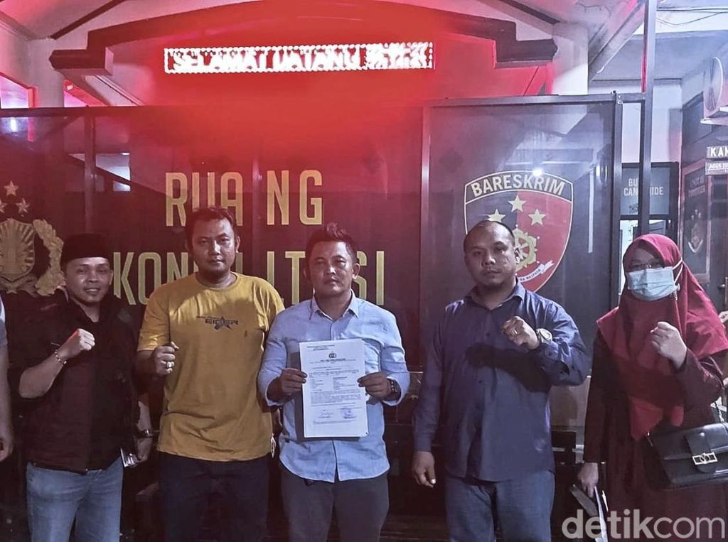 Resmi! Hotman Paris Dilaporkan ke Polisi di Sukabumi