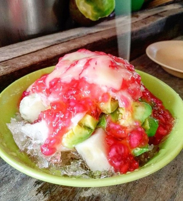 Es Oyen Wajib Warna Merah Muda/Foto : food.detik.com/detikFood