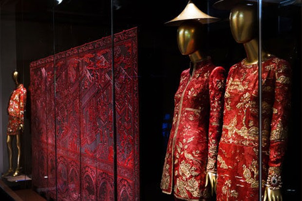 Met exhibition, China: Through The Looking Glass/