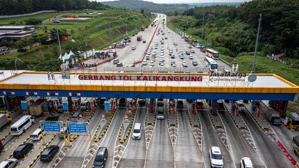 Foto Udara Gerbang Tol Kalikangkung pada H-5 Lebaran