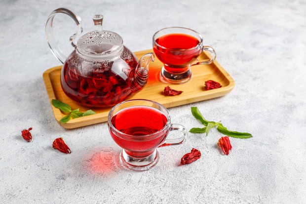 Ilustrasi Teh Hibiscus/Freepik/Azerbaijan_stockers