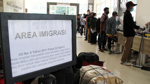 Ribuan Pemudik dari Negeri Jiran Masuk Indonesia Lewat Entikong
