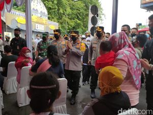 Kapolri Tinjau Arus Mudik di Terminal Purabaya