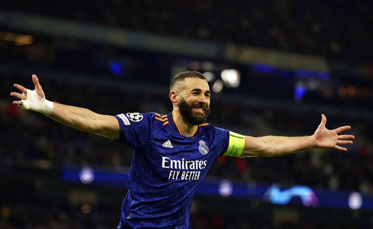 Oezil: Kasih Benzema Ballon dOr! (AP)