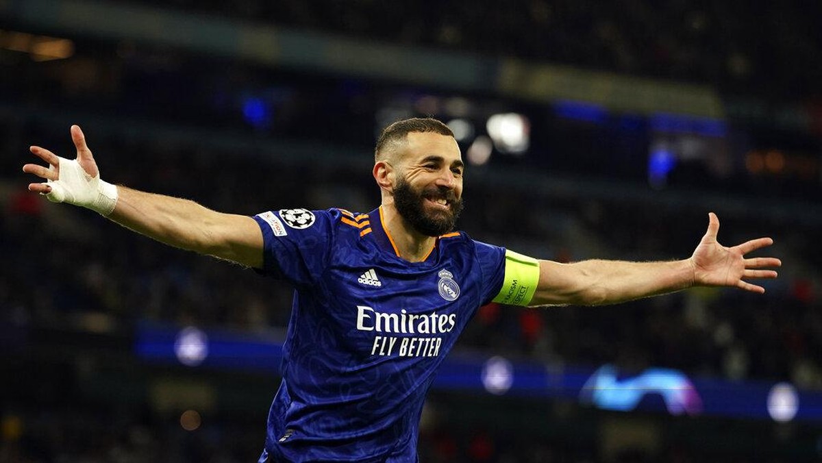 Striker Real Madrid Karim Benzema ditunggu trofi Pichichi dan sejarah usai laga kandang melawan Real Betis. Foto: (AP)