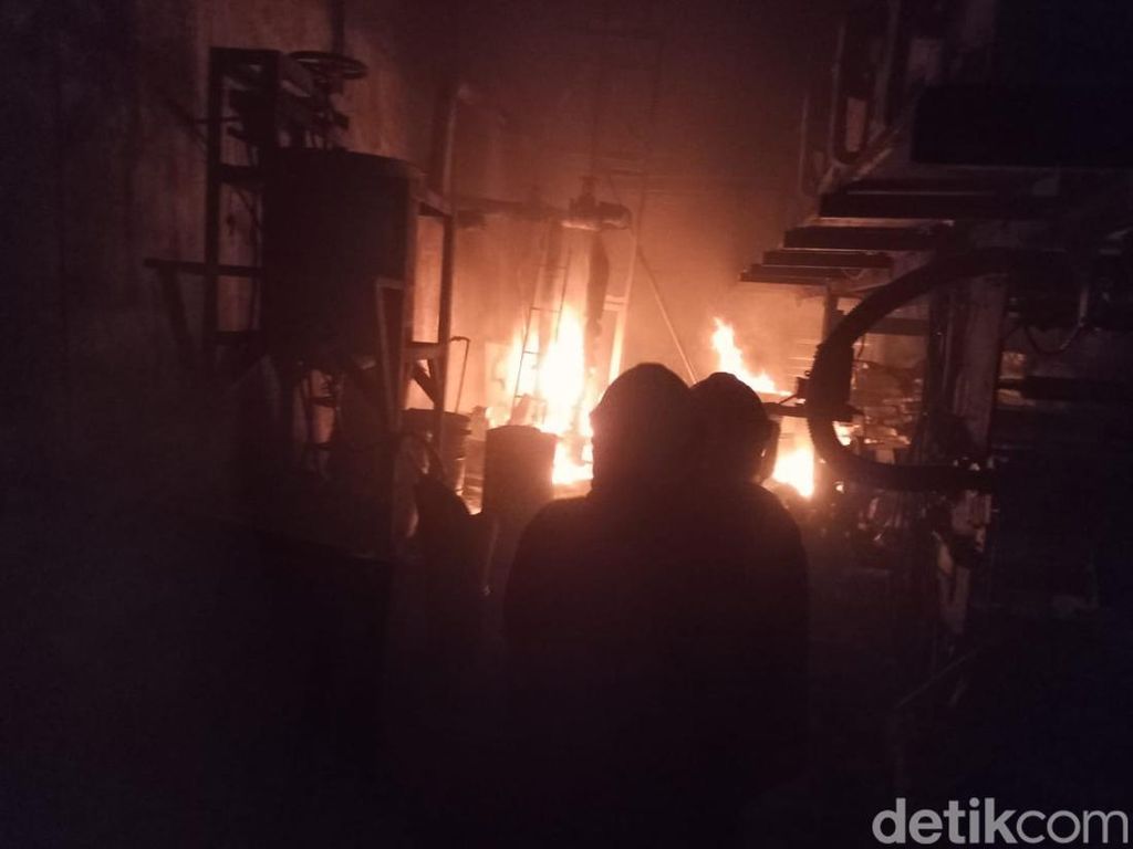 Gudang di Tambak Osowilangun Terbakar saat Jam Sahur