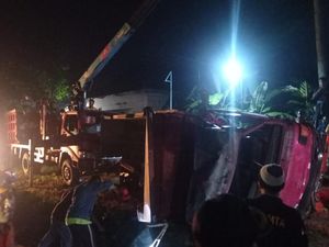 Kecelakaan KA Lodaya Vs Truk di Perlintasan Sebidang Sleman