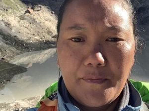 Kisah Ibu Rumah Tangga yang 10 Kali Mendaki Puncak Everest Kisah Ibu Rumah Tangga yang 10 Kali Mendaki Puncak Everest