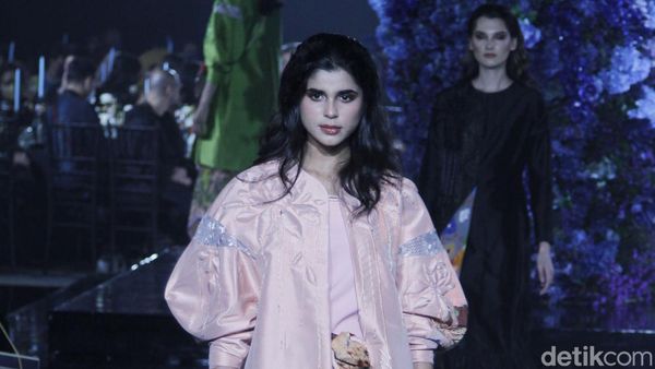 8 Koleksi Baju Lebaran 2022 Rancangan Mel Ahyar, Idul Fitri Pakai Kain