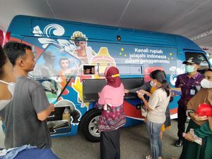BI Manjakan Pemudik di Gilimanuk, Tukar Uang Plus Service Pijat BI Manjakan Pemudik di Gilimanuk, Tukar Uang Plus Service Pijat