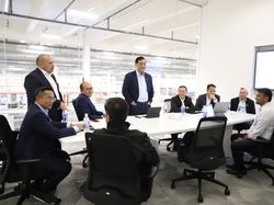 Momen Menko Luhut Bertemu Pendiri Tesla Elon Musk