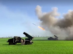 Detik-detik Ukraina Tembakkan Roket ke Tentara Rusia di Luhansk