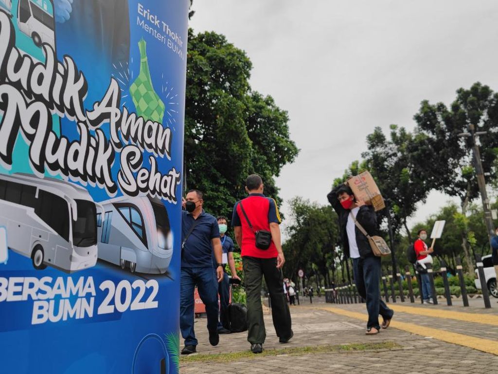 Pupuk Indonesia Grup Fasilitasi 20 Bus untuk Mudik Sehat Bersama BUMN