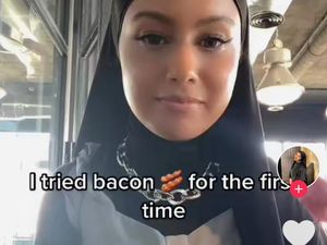 Wanita Muslim Cicip Bacon Babi hingga Makanan Penyubur Sperma