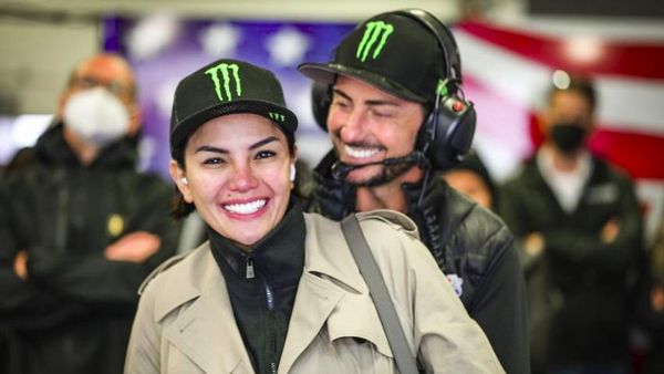 Lengket Banget, Momen Nikita Mirzani Temani John Hopkins di Portugal