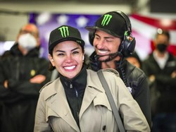 Mohon Doa! Nikita Mirzani Sebut John Hopkins Mualaf Bulan Ini