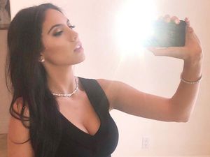 Si Manis Noor Alfallah, Mantan Mick Jagger yang Kini Lengket dengan Al Pacino Si Manis Noor Alfallah, Mantan Mick Jagger yang Kini Lengket dengan Al Pacino