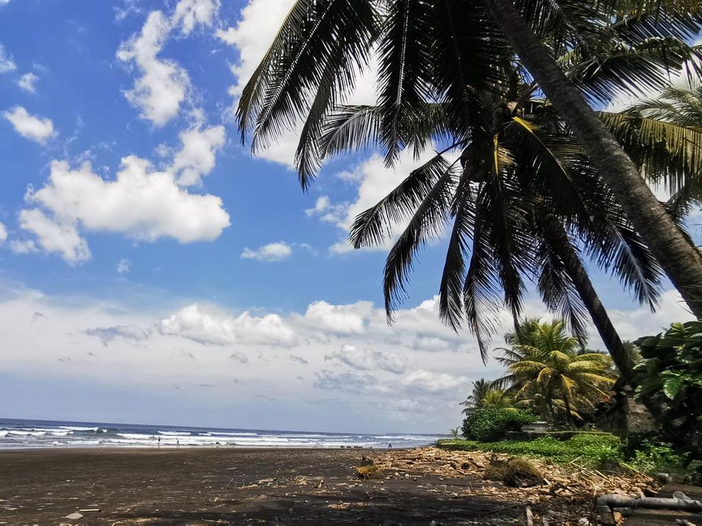 Pantai Yehleh, Tempat Istirahat Favorit Pemudik di Bali