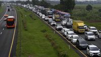 Pemudik Meningkat, Tol Cikopo-Palimanan Mulai Macet