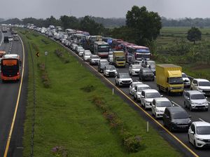 Pemudik Meningkat, Tol Cikopo-Palimanan Mulai Macet