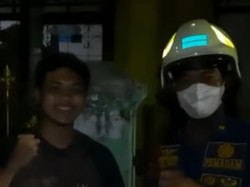 Hendak Mudik Malah Terkunci di Kamar Kos, Pria Ini Panggil Damkar Jaktim